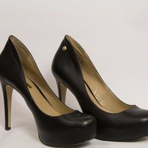 BCBGeneration Black Pumps